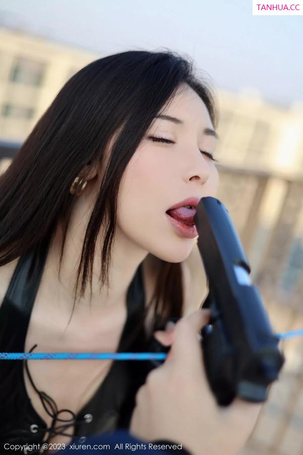 薛曼柔  [XiuRen]高清写真图 2023.12.07 No.7772 曼柔 美腿御姐第21张图片